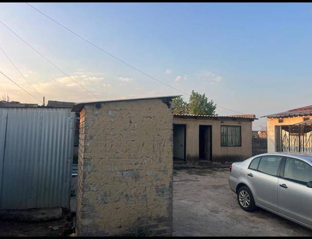 6 BEDROOM HOUSE FOR SALE IN PALM RIDGE